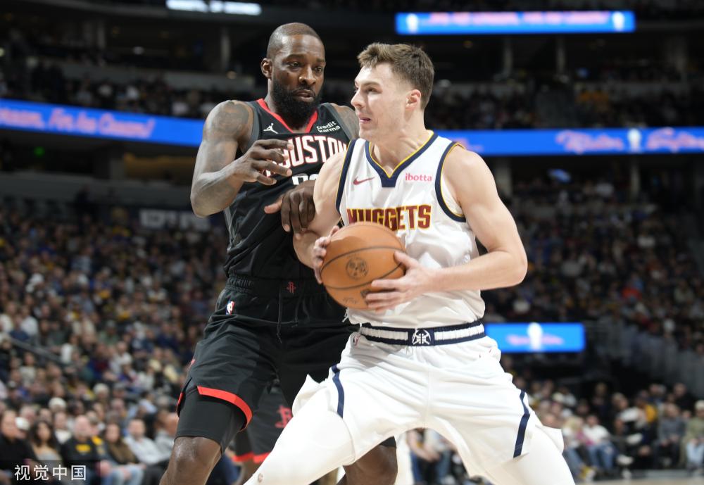 在比赛期间 在比赛期间