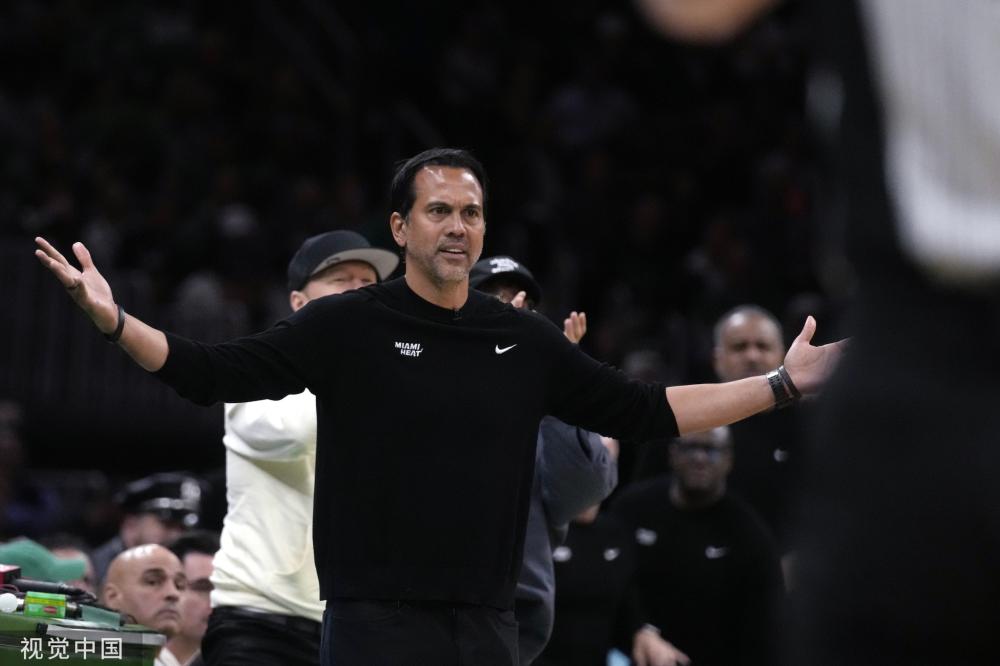 亨德森通过 亨德森通过