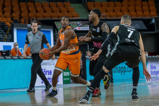 应和精准判 应和精准判